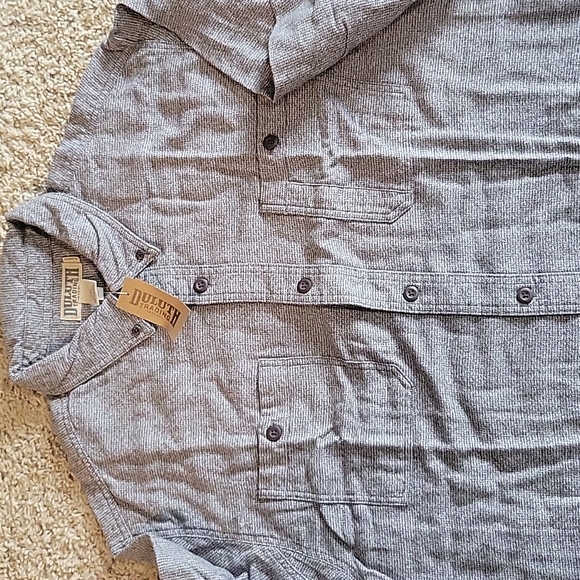 Duluth Trading Men's Relaxed fit long sleeve shirt. 2xl. - Picture 2 of 3